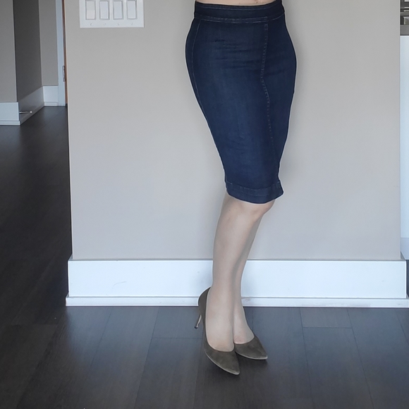 π HOST PICK π Denim Stretch Pencil Skirt - Picture 6 of 12